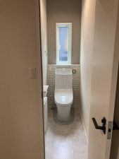 秋田市外旭川、新築一戸建てのトイレ画像です