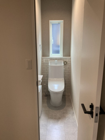 秋田市外旭川、新築一戸建てのトイレ画像です