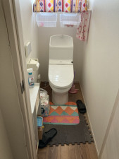 秋田市南ヶ丘、中古一戸建てのトイレ画像です