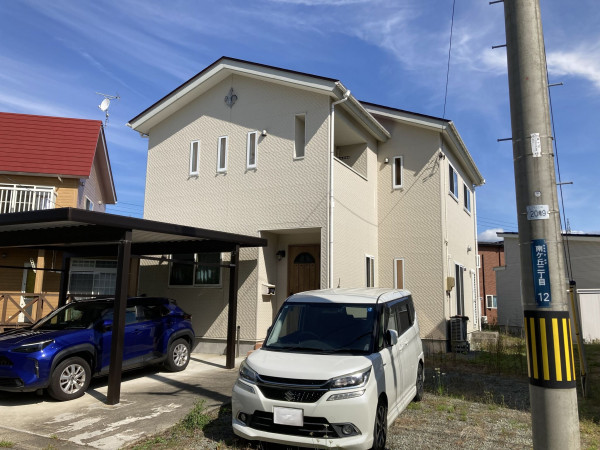 秋田市南ヶ丘、中古一戸建ての外観画像です