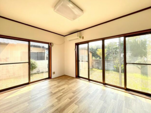 大網白里市南今泉、中古一戸建ての居間画像です