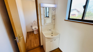 大網白里市南横川、中古一戸建てのトイレ画像です