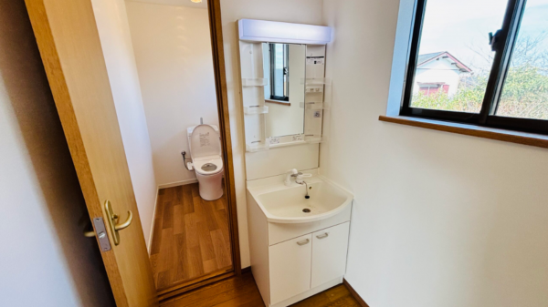 大網白里市南横川、中古一戸建てのトイレ画像です