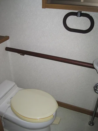 大網白里市上貝塚、中古一戸建てのトイレ画像です