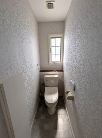 大網白里市季美の森南、中古一戸建てのトイレ画像です