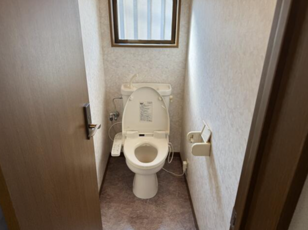 茂原市粟生野、中古一戸建てのトイレ画像です
