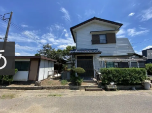 大網白里市南飯塚、中古一戸建ての外観画像です