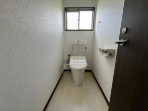 茂原市法目、中古一戸建てのトイレ画像です