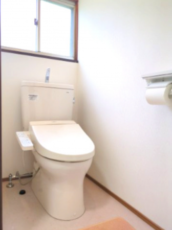 大網白里市永田、中古一戸建てのトイレ画像です