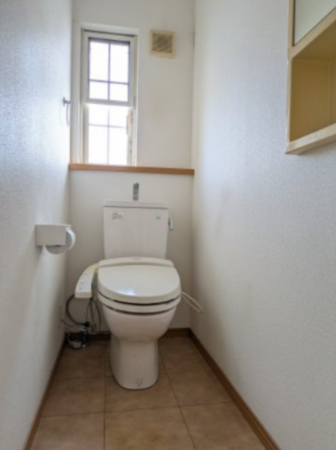 大網白里市季美の森南、中古一戸建てのトイレ画像です