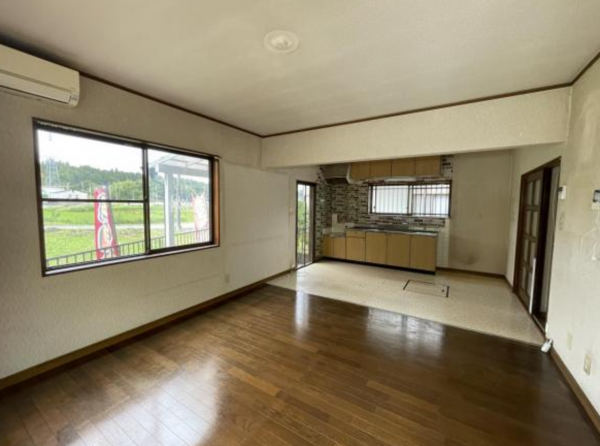 茂原市下太田、中古一戸建ての居間画像です
