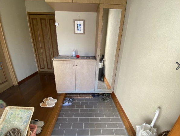 茂原市緑ケ丘、中古一戸建ての玄関画像です
