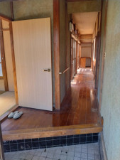 茂原市高師、中古一戸建ての玄関画像です