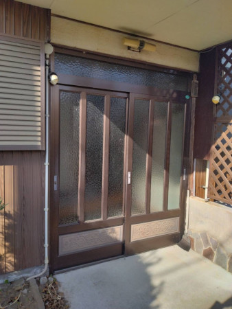 茂原市高師、中古一戸建ての玄関画像です