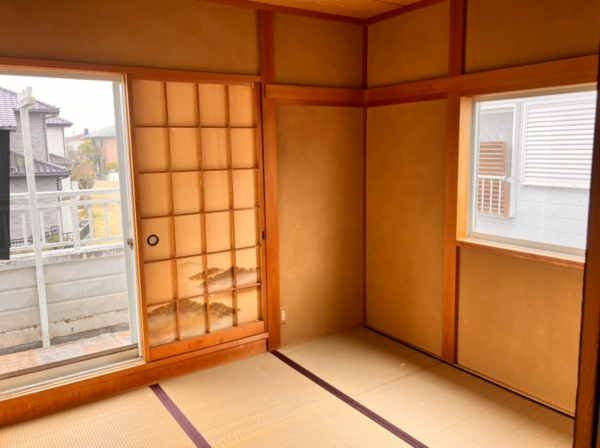 大網白里市上貝塚、中古一戸建ての居間画像です
