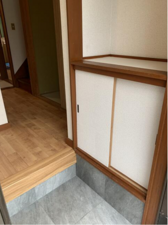 茂原市南吉田、中古一戸建ての玄関画像です