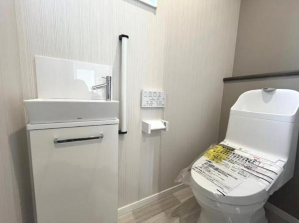 千葉市若葉区若松町、新築一戸建てのトイレ画像です