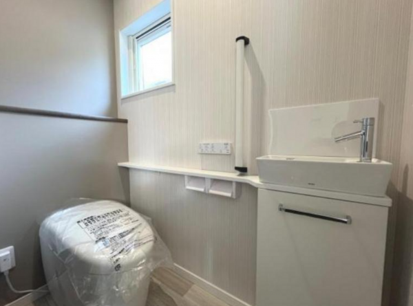 千葉市若葉区若松町、新築一戸建てのトイレ画像です