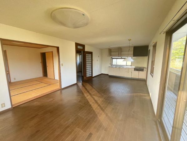 茂原市七渡、中古一戸建ての居間画像です