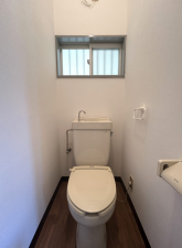 茂原市国府関、中古一戸建てのトイレ画像です