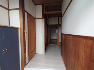 茂原市東郷、中古一戸建ての玄関画像です