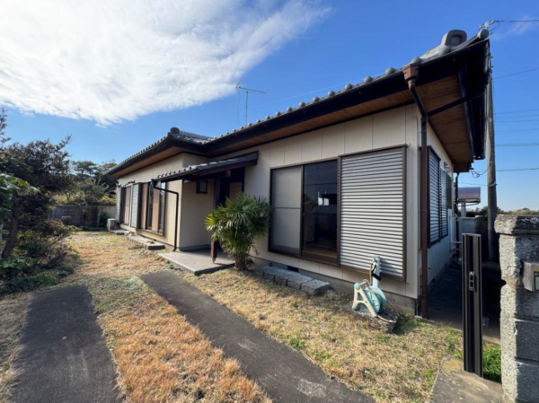 大網白里市南今泉、中古一戸建ての外観画像です