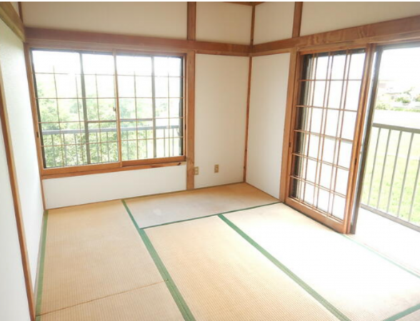 大網白里市南飯塚、中古一戸建ての居間画像です