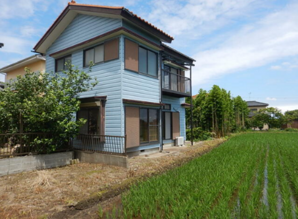 大網白里市南飯塚、中古一戸建ての外観画像です