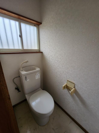 茂原市粟生野、中古一戸建てのトイレ画像です