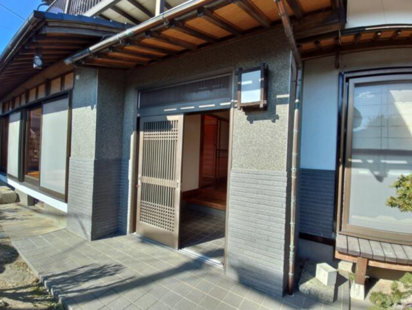 茂原市高師、中古一戸建ての玄関画像です