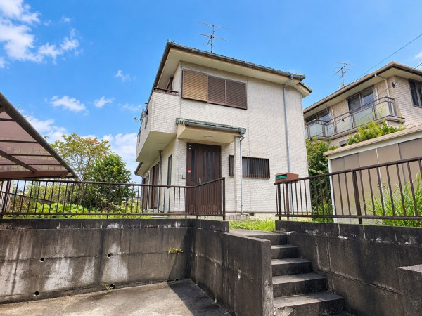 大網白里市駒込、中古一戸建ての外観画像です