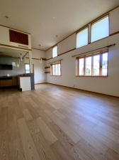 茂原市六ツ野、中古一戸建ての居間画像です