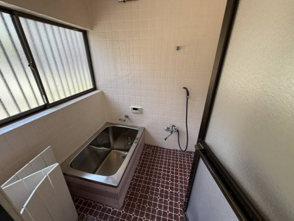 大網白里市永田、中古一戸建ての風呂画像です