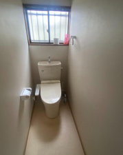 大網白里市北飯塚、中古一戸建てのトイレ画像です