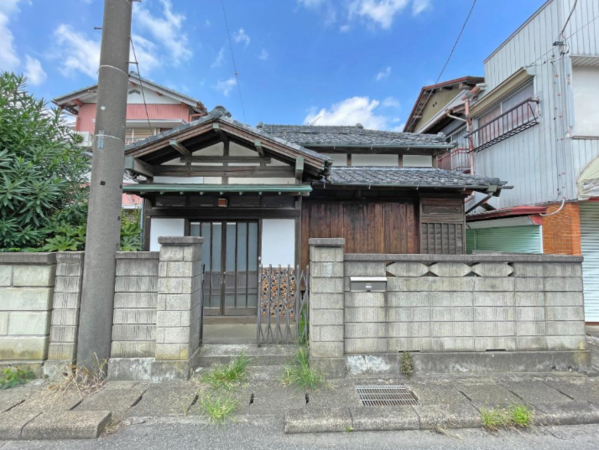 大網白里市大網、中古一戸建ての外観画像です
