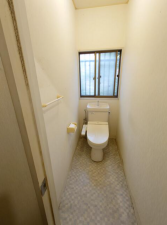 大網白里市南横川、中古一戸建てのトイレ画像です