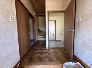 茂原市緑町、中古一戸建ての玄関画像です