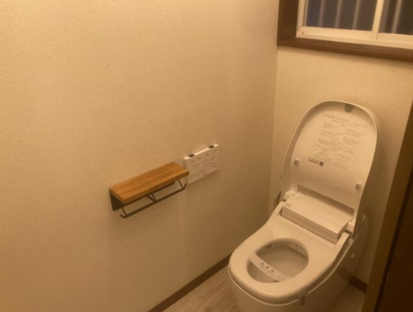 大網白里市細草、中古一戸建てのトイレ画像です