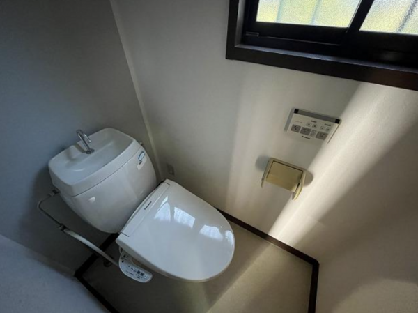 茂原市千町、中古一戸建てのトイレ画像です