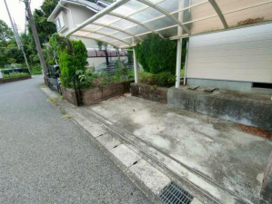 茂原市緑ケ丘、中古一戸建ての駐車場画像です
