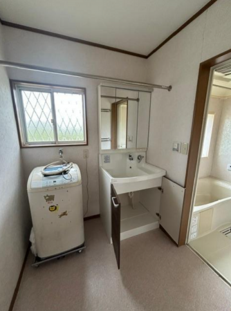 茂原市小轡、中古一戸建ての洗面画像です