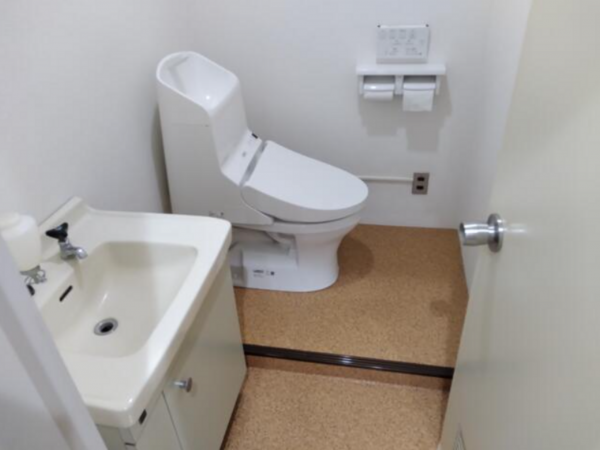 大網白里市駒込、中古マンションのトイレ画像です