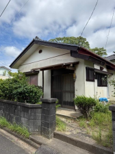 大網白里市清水、中古一戸建ての外観画像です