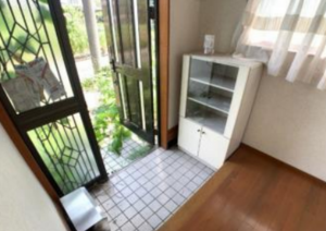 大網白里市南横川、中古一戸建ての玄関画像です