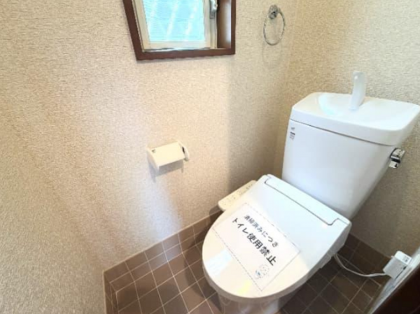 東金市田間、中古一戸建てのトイレ画像です