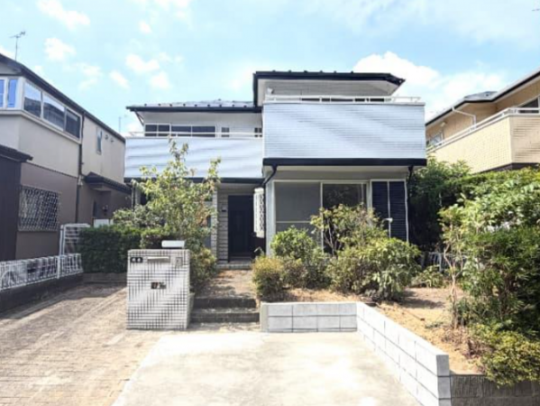 東金市田間、中古一戸建ての外観画像です