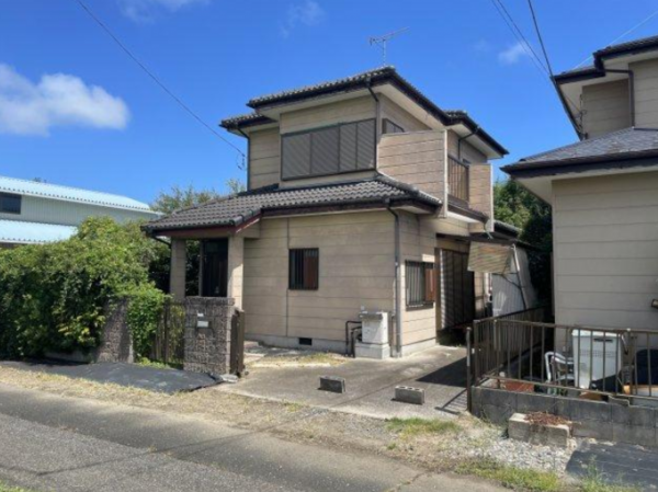 東金市高倉、中古一戸建ての外観画像です