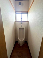 東金市一之袋、中古一戸建てのトイレ画像です