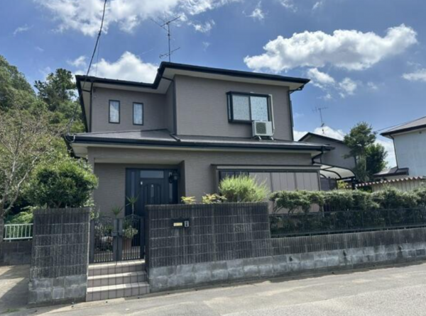 東金市関下、中古一戸建ての外観画像です