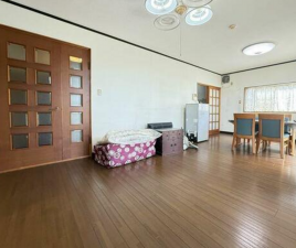 東金市台方、中古一戸建ての居間画像です